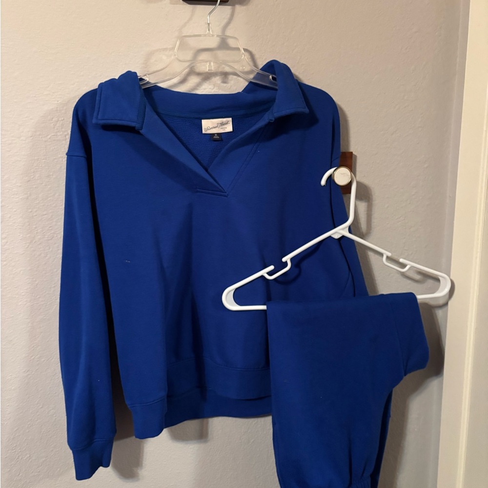 Universal threads/ target Blue Pullover and Pants Set
